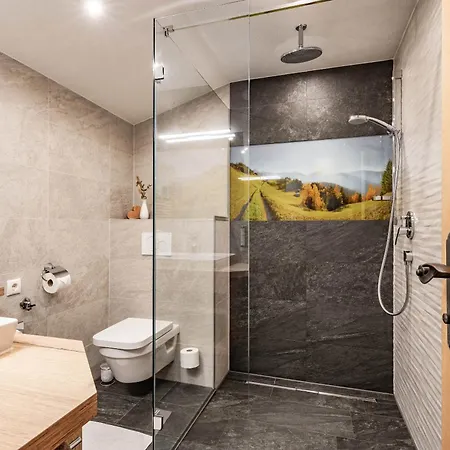 霍斯克莱切胡特酒店 *