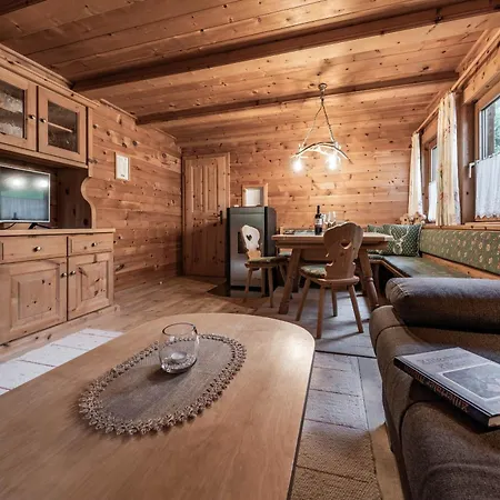 霍斯克莱切胡特酒店 *